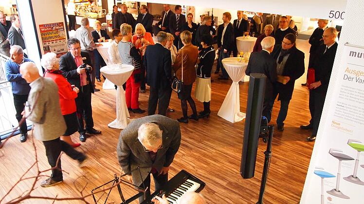 Blick auf die Festgesellschaft Foto: privat
