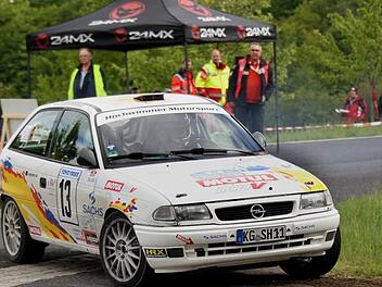 Mehrere Fahrer des AMSC sind bei der Rallye "Fränkisches Weinland" am Start, hier Sven Hochwimmer und Marco Hartung im Mai 2019. Im Stadtrat wurde lange über die Rallye 2020 diskutiert. Foto: Archiv/Karlheinz Franz