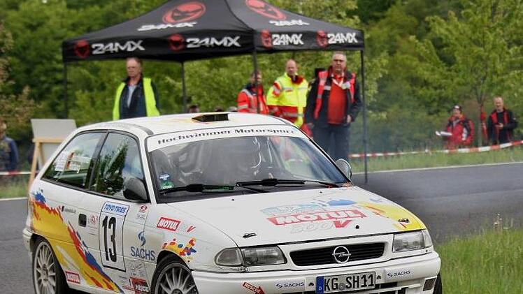 Mehrere Fahrer des AMSC sind bei der Rallye "Fränkisches Weinland" am Start, hier Sven Hochwimmer und Marco Hartung im Mai 2019. Im Stadtrat wurde lange über die Rallye 2020 diskutiert. Foto: Archiv/Karlheinz Franz