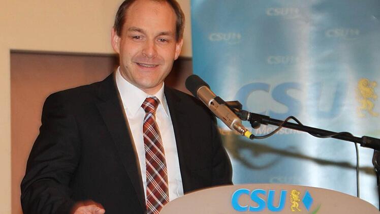 In seiner Rede stellt sich Jörg Kunstmann den Delegierten als engagierter und kenntnisreicher Kandidat vor.