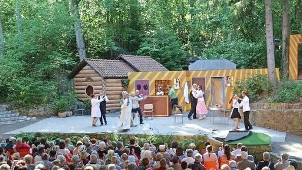 Gut besucht waren die bisherigen Aufführungen auf der Waldbühne Heldritt.  Foto: Gabi Bertram
