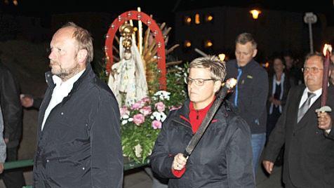 Das Gnadenbild von Neuengrün wird auch heuer bei der Lichterprozession mitgetragen. Nach einer mündlichen Überlieferung soll es unmittelbar in der Zeit der Reformation von einem unbekannten Meister geschaffen worden sein.  Foto: Archiv Michael Wunder