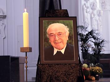 Bistum Würzburg trauert um verstorbenen Weihbischof em. Helmut Bauer