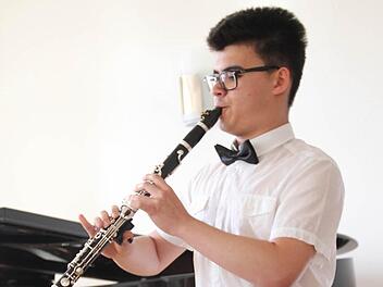Mit vier Jahren bekam Seraphin Lutz seine erste Klarinette, seitdem hat die Begeisterung keinen Ton nachgelassen.  Foto: Gerda Völk