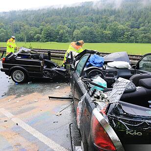 Fünf Verletzte bei Unfall auf B289 bei Kauerndorf