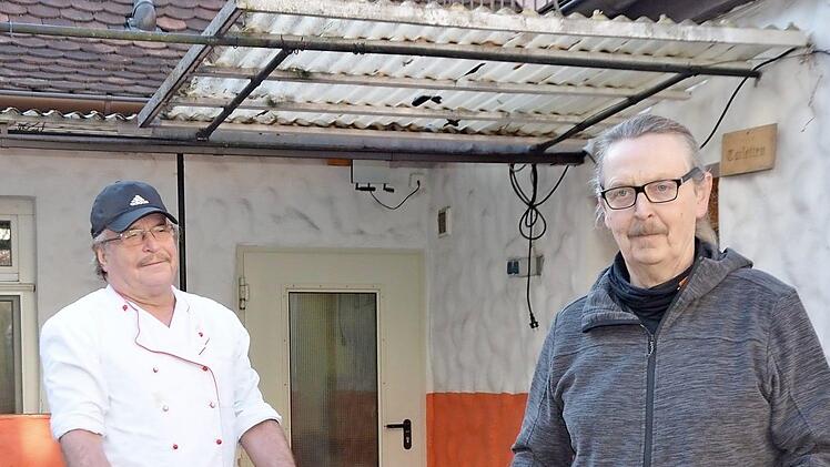 Nach 16 Jahren gehen sie gemeinsam: Manfred Weiß (rechts) und sein Koch Gerald Kirsch