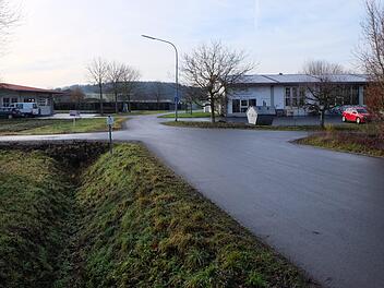 Das Gewerbegebiet Vogtswiesen in Thundorf soll erweitert werden. Die Planungsaufträge wurden vergeben.  Foto: Philipp Bauernschubert