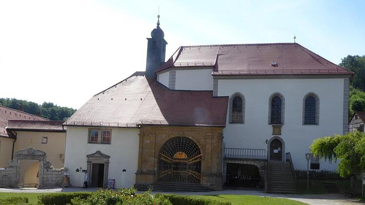 Die Klosterkirche in Gößweinstein hat ein neues Dach. Auch die Fassade ist neu. Jetzt geht es an die Innensanierung. Foto: Thomas Weichert