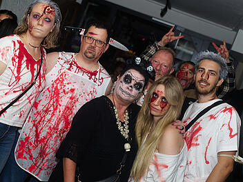 ME & MY (ZOMBIE) GIRLS HALLOWEEN