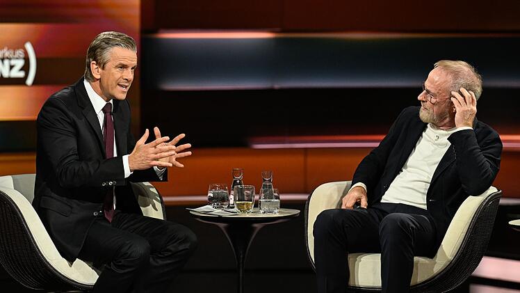ZDF-Moderator Markus Lanz (links) blickte am Dienstagabend mit G&auml;sten wie Informatiker Hans Uszkoreit auf die m&ouml;glichen Gefahren im Bereich der K&uuml;nstlichen Intelligenz.