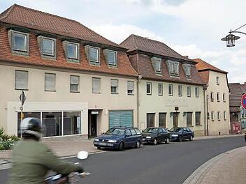 So sieht die Häuserzeile um die frühere Gaststätte in der Hammelburger Straße bisher aus.  Foto: Arkadius Guzy
