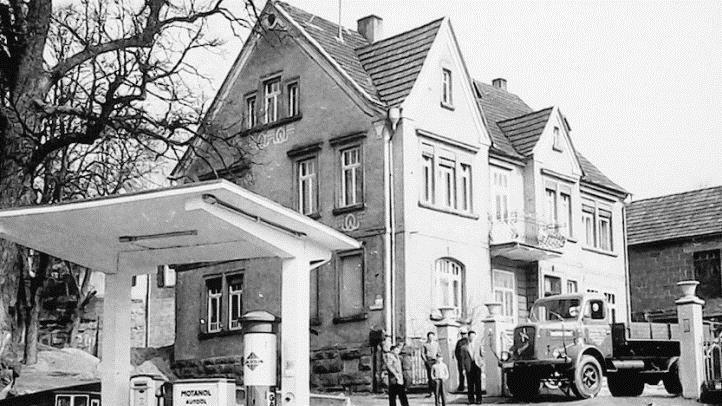 Fotoaufnahme aus den frühen Jahren des Unternehmens. Foto: Archiv Seger Transporte