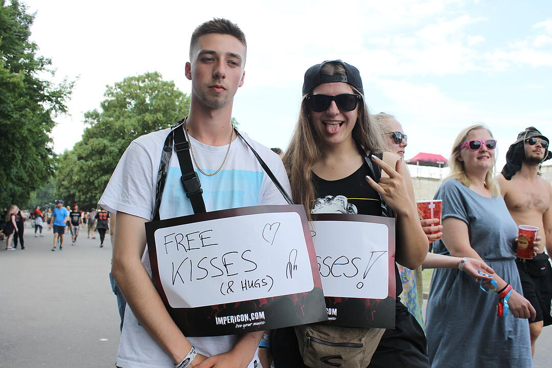 Liebe liegt in der Festivalluft: Verliebte bei Rock im Park