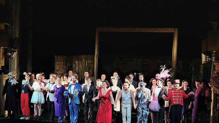 Ungetrübt freundlich wurde die Premiere der Oper "Neues vom Tage" von Paul Hindemith am Landestheater Coburg aufgenommen.Foto: Jochen Berger