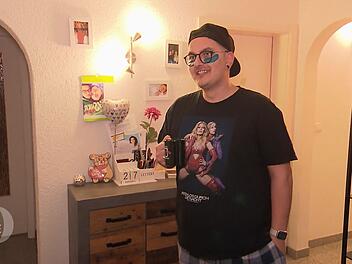 Mit Augenpads und Helene Fischer wird Flo heute sicher gut durch seinen Dinner-Tag kommen.
