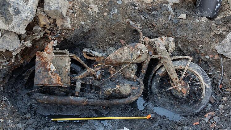 Niedrigwasser der Donau gibt Wehrmachtsmotorrad frei