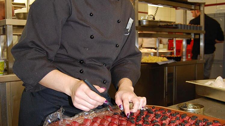 Sarah Sperlich, Chef de partie im Romantik-Hotel Goldene Traube