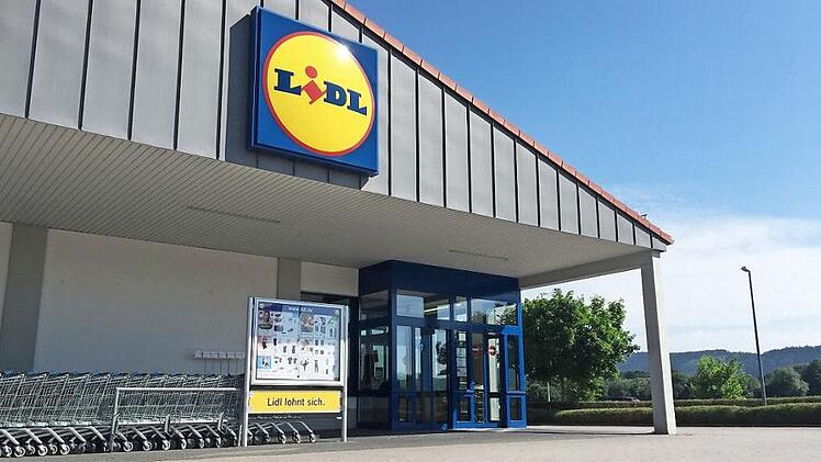 Der Lidl in Stockheim wurde Samstagabend von einem 30 bis 40 Jahre altem Mann überfallen. Foto: Alexander Löffler