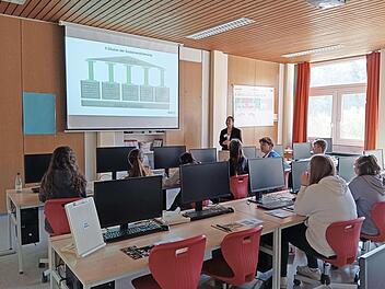An der Grund- und Mittelschule Gößweinstein fand ein „Azubi-Talk“ mit Workshops statt.