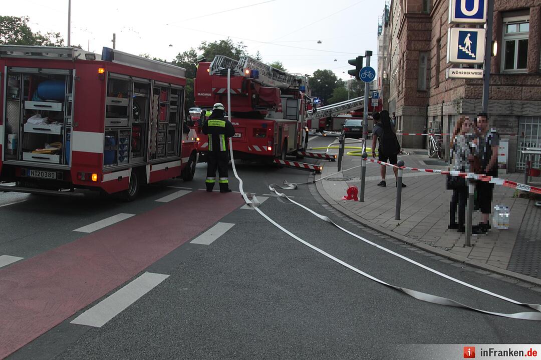 Feuerwehreinsatz nach Blitzeinschlag in Nürnberg