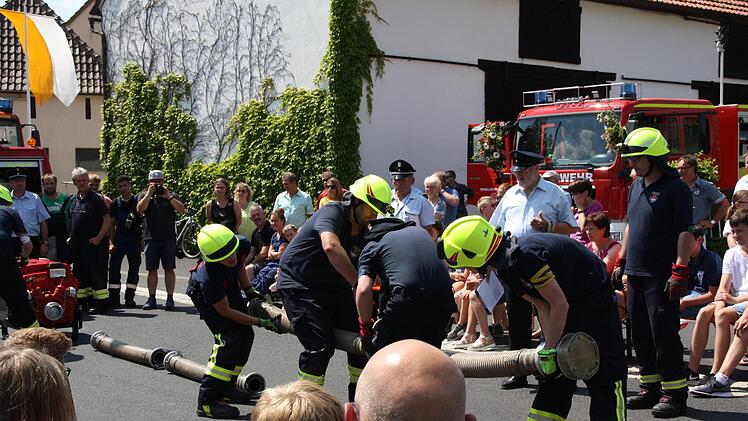 Wettbewerb "Saugleitung-Kuppeln"  In Frankenbrunn. Carolin Granich