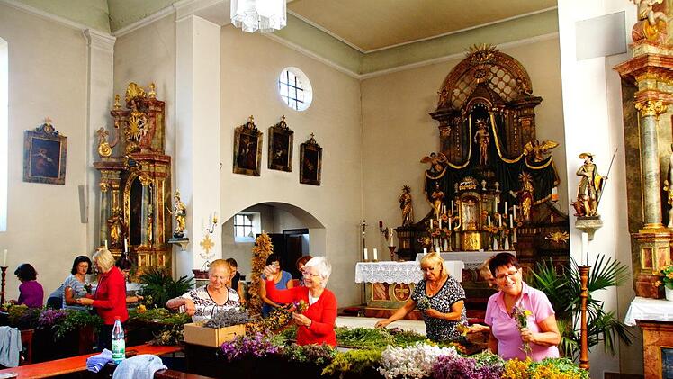 ie Frauen bei der Arbeit am Wurzb&uuml;schelJoseph Beck
