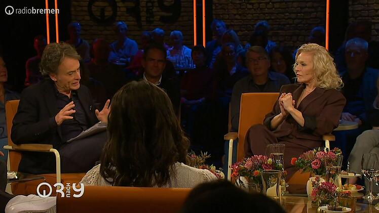 Im Radio-Bremen-Talk "3nach9" stellte sich Ina Müller den Fragen von Gastgeber Giovanni di Lorenzo.