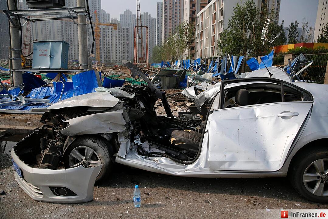 Huge explosion rocks Chinese port city of Tianjin