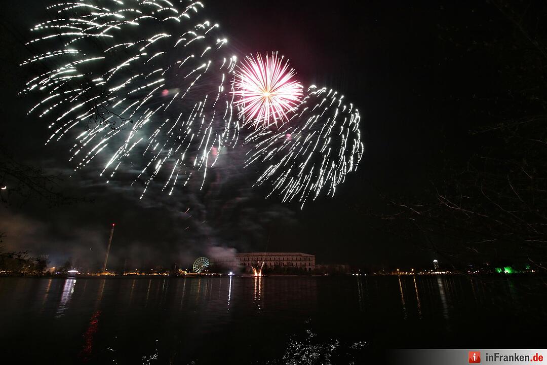 Abschlussfeuerwerk Volksfest Nürnberg