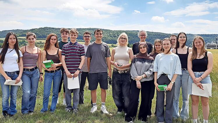 Sch&uuml;lerinnen und Sch&uuml;ler der Leistungsf&auml;cher Biologie und Geographie des Frobenius-Gymnasiums Hammelburg