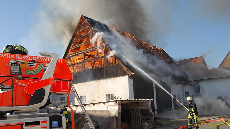 Der Großbrand sorge am Montag für Schlagzeilen.