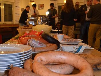 Das leckere Wurstbuffet bei der Gründungsversammlung des "Verein Fränkisches Wurst-Reinheitsgebot". Foto: Kathrin Kupka-Hahn