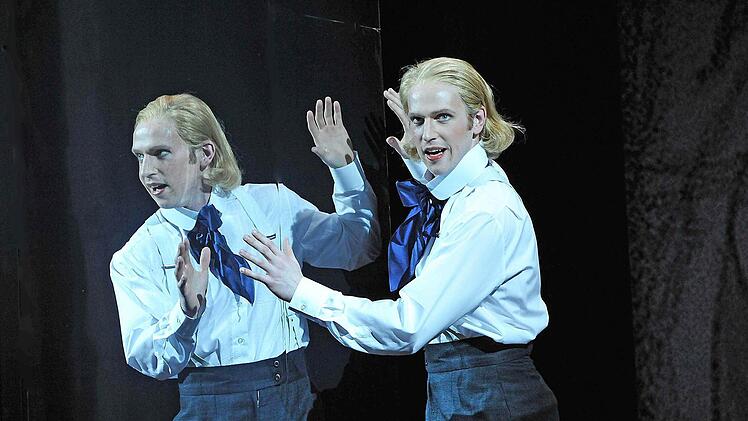 Erfolgreiche Uraufführung: 81,2 Prozent Platzauslastung verbuchte Roland Fisters Musical-Oper "Dorian Gray". In der Titelrolle: der junge schwdische Tenor Joel Annmo.Foto: Andrea Kremper