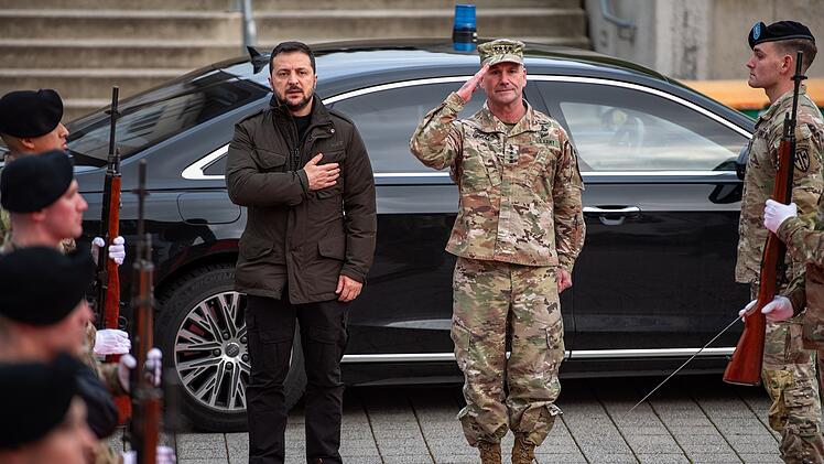 Selenskyj besucht US-Europa-Hauptquartier