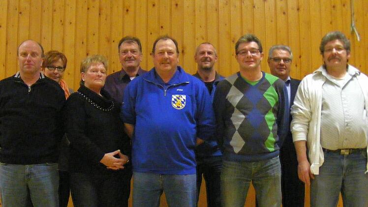 Ehrung treuer Mitglieder beim SKK (von links): Helmut Schmittroth, Jutta Weidl, Inge Schmitt, Werner Schmitt, Dieter Pfeuffer, Bernd Weidl, Gerd Reuter, Armin Schaupp und Vorsitzender Harald Reuter. Fotos: privat