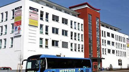 Das Gewerkschaftszentrum befindet sich im zweiten Stock dieses neuen Büro- und Geschäftshauses in Bamberg-Ost.