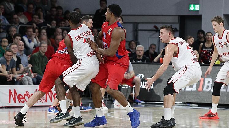 Im Top 16 warten die Spiele 11 und 12 gegen ZSKA Moskau auf die Brose Baskets. Foto: sportpress