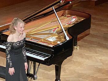 Elisabeth Brauß, die 2016 den 1. Platz  beim Kissinger Klavier-Olymp erreichte, kam zum Kissinger Sommer 2021 zurück.