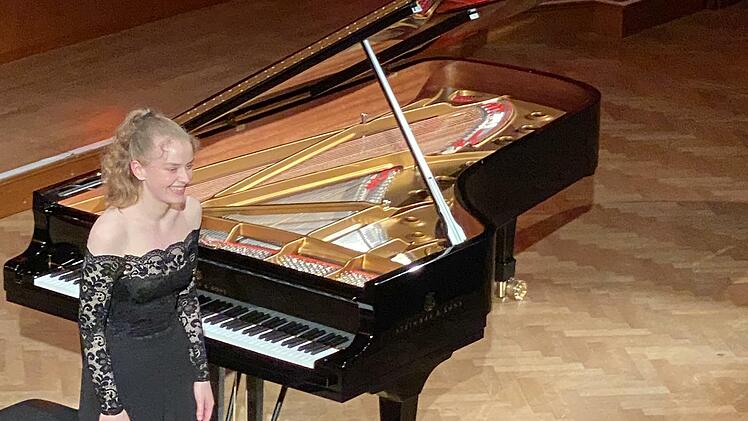 Elisabeth Brauß, die 2016 den 1. Platz  beim Kissinger Klavier-Olymp erreichte, kam zum Kissinger Sommer 2021 zurück.