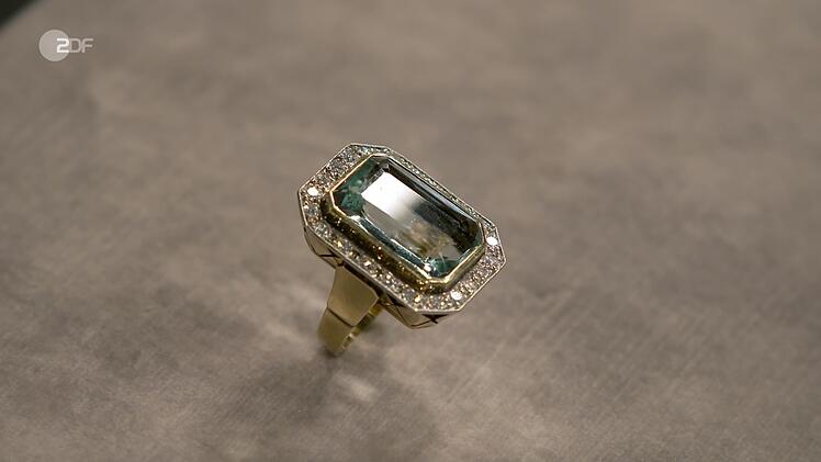 Als weiteres Objekt der Sendung wurde ein Ring aus 585er Gold mit Aquamarin (30 Karat) von Patrick Lessmann in den 1940/50er Jahren datiert.