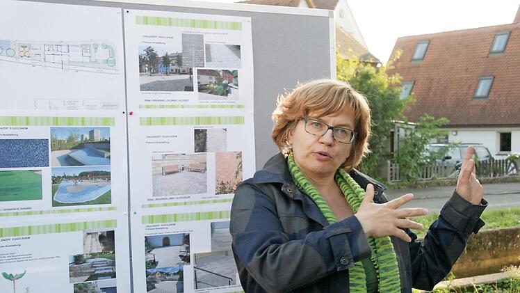 Landschaftsarchitektin Ursula Barth teilt ihre Überlegungen zum "Faulenzer" mit.  Foto: Sylvia Hubele