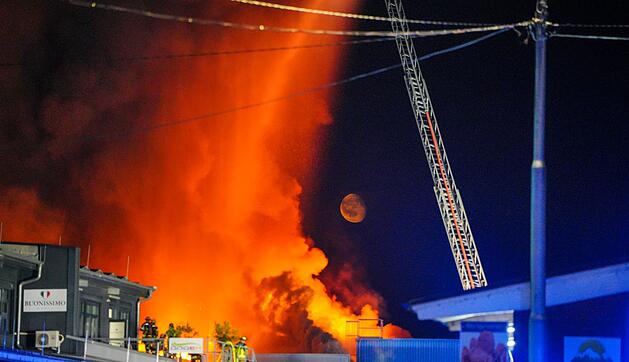 Gro&szlig;brand in Stuttgart