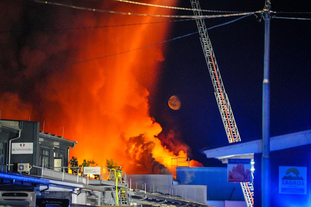 Gro&szlig;brand in Stuttgart