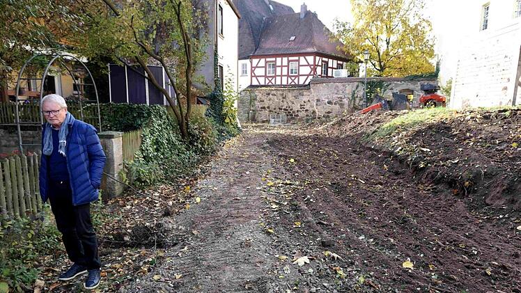 Im Schlossgraben werden der Kanal und die Versorgungsleitungen erneuert.   Foto: Richard Sänger