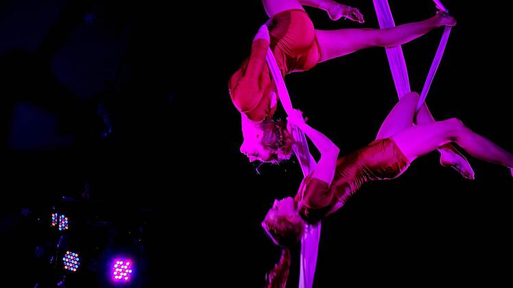 Vorstellung der Absolventen der Staatlichen Artistenschule Berlin im Circus Luna Foto: Gerd Schaar