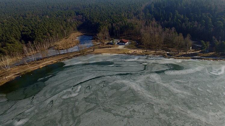 Erlangen: Stadt warnt - "Ertrinkungsgefahr" im Dechsendorfer Weiher