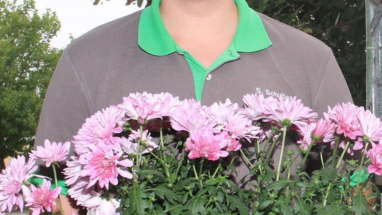 Im Raiffeisen-Heimwerkermarkt in der Oberauer Straße ist die ganze Vielfalt des Herbstes zu finden.