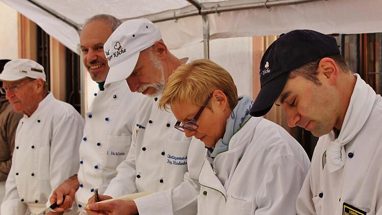 Konzentriert: OB Kay Blankenburg und MdB Sabine Dittmar. Foto: Werner Vogel