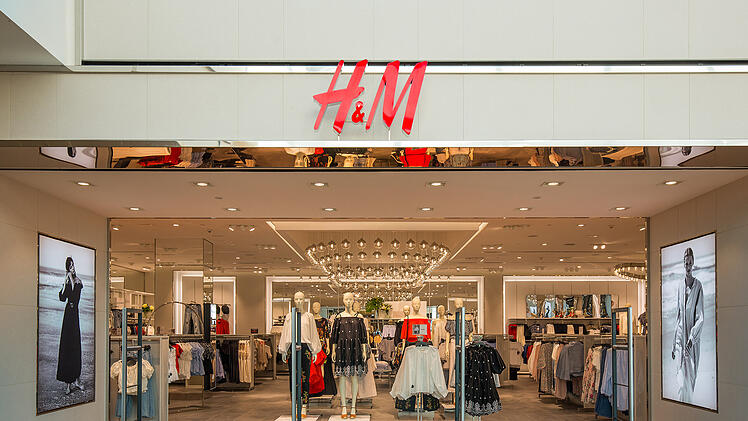 H&M will 240 Filialen schlie&szlig;en: Modekette hat auch in Franken zahlreiche Gesch&auml;fte