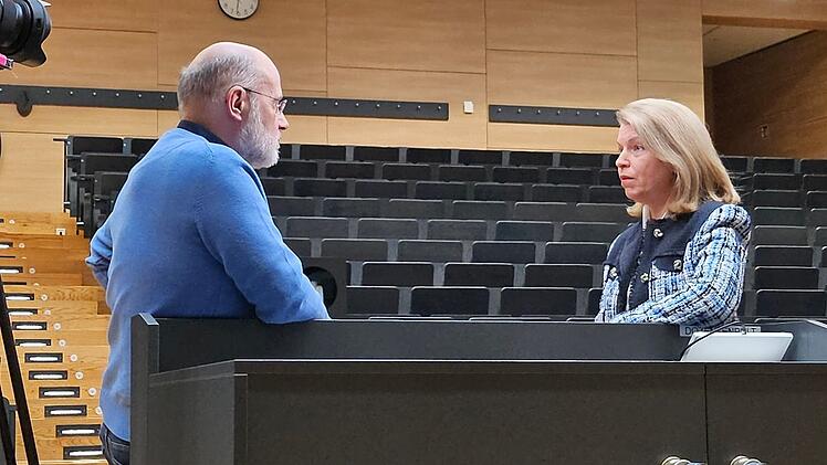 Harald Lesch trifft am Universitätsklinikum Magdeburg die Professorin Ute Seeland, deren Forschungsgebiet die geschlechtersensible Medizin ist. Bis heute werden bei der Diagnostik und der Therapie fast keine geschlechtsspezifischen Unterschiede gemacht - häufig ein fataler Fehler.